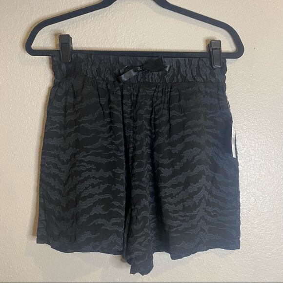 Good American Sheer Zebra Running short Sz 3/L - Picture 14 of 14